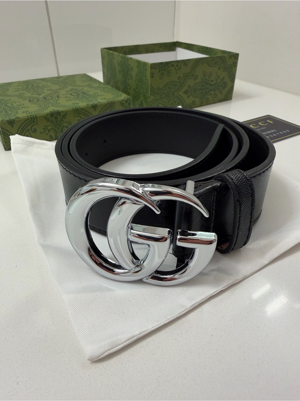 Gucci Interlocking G Silver-Tone Buckle Black